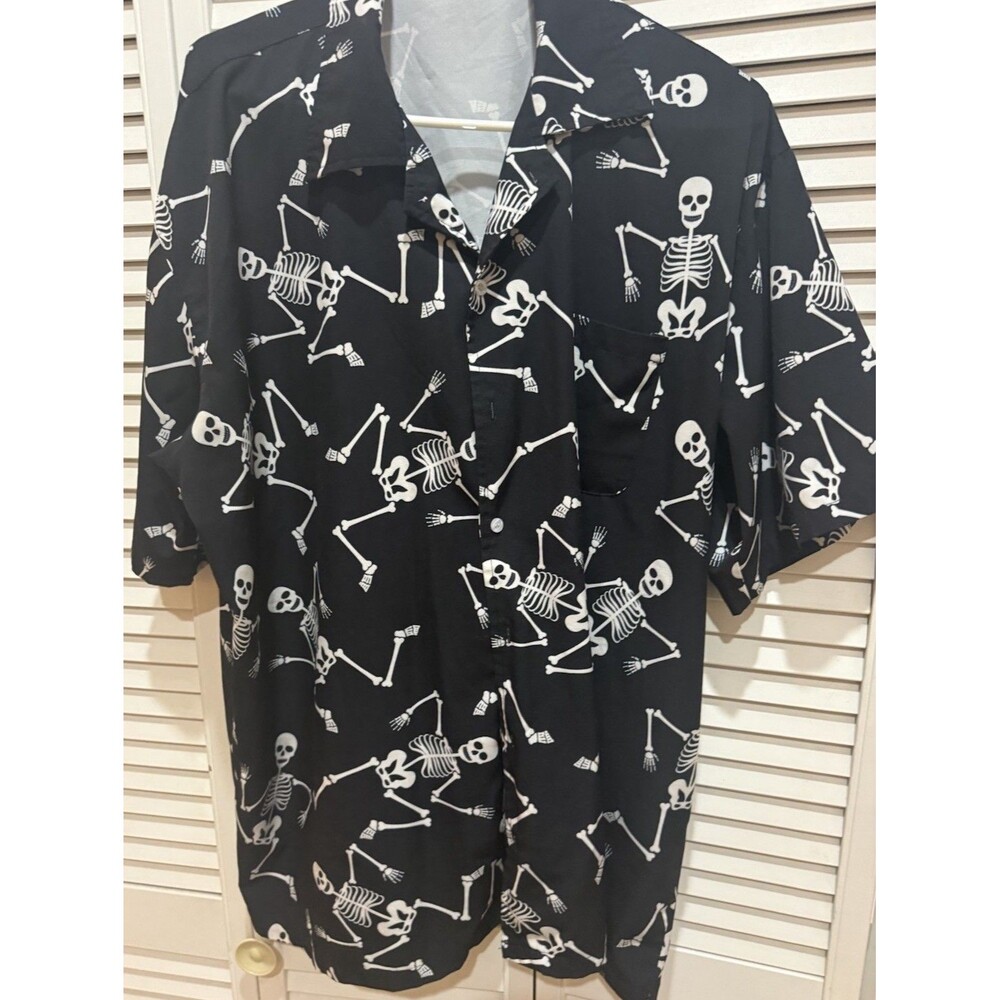 Men’s Skeleton Button-Up Black White Halloween Spooky Size 2XL